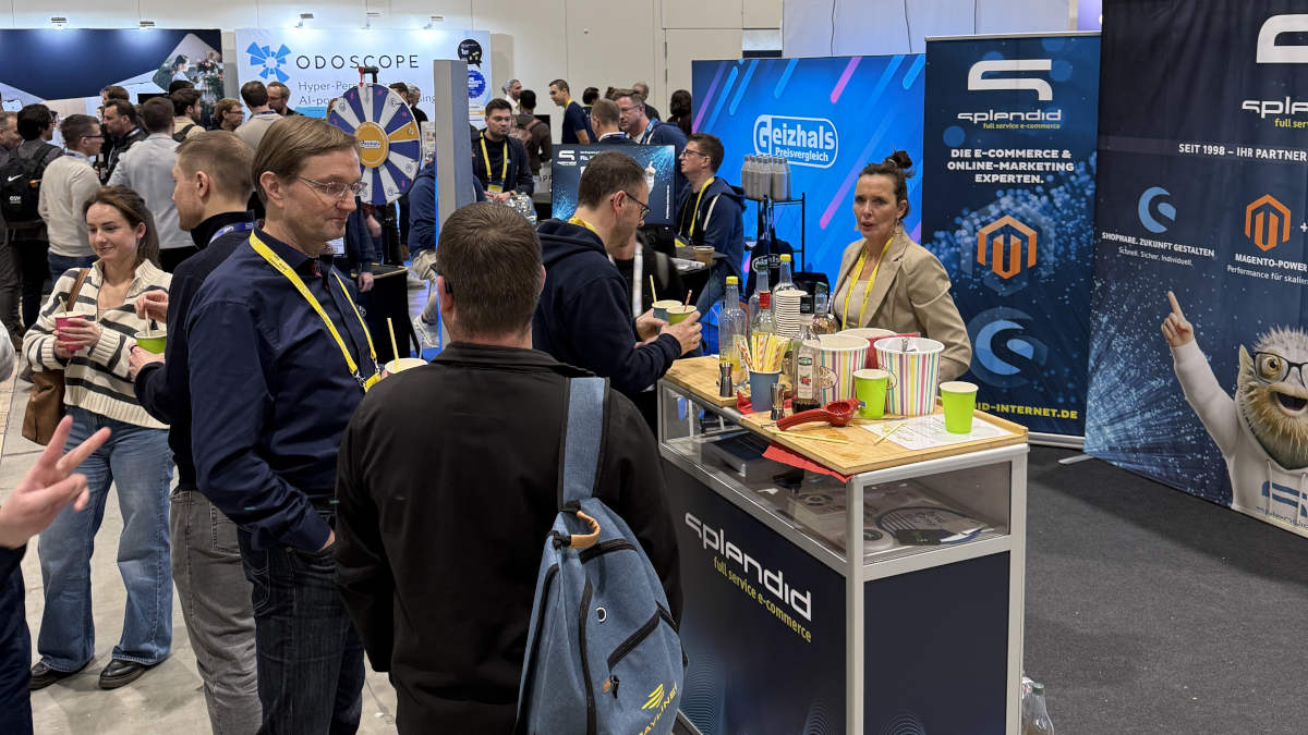 Party am Stand von Splendid Internet